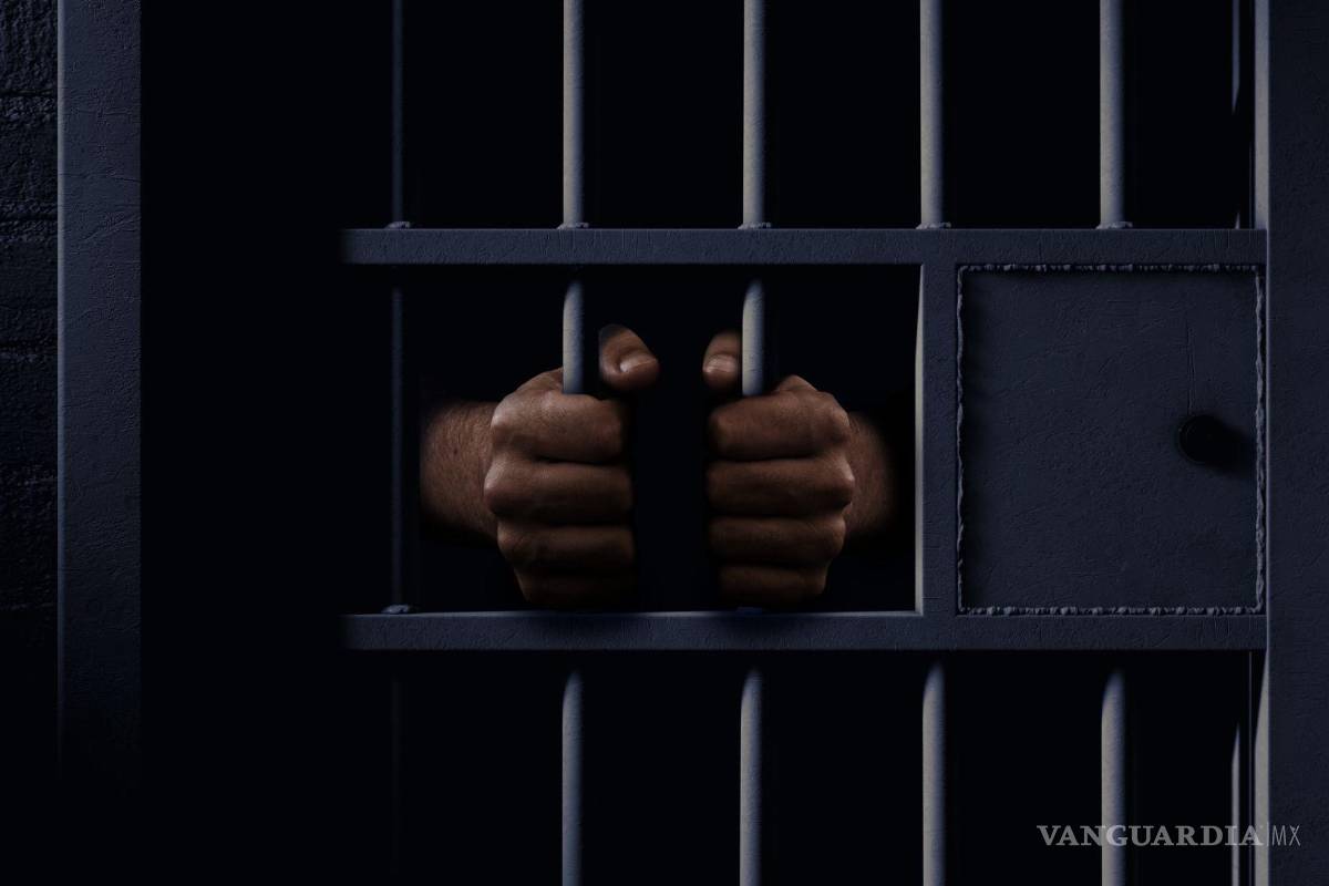 Dan ocho años de prisión a hombre que golpeó con martillo a su hija en Saltillo
