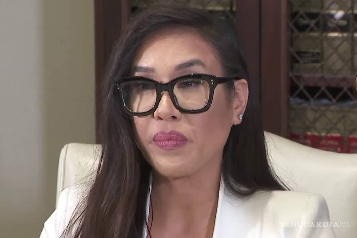 $!Boxeador que besó a periodista sin su consentimiento se queda sin licencia para pelear