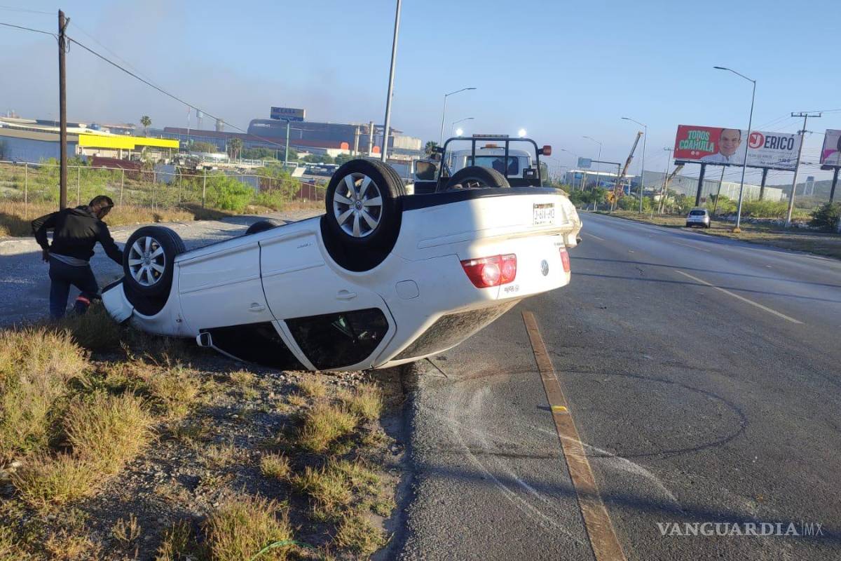 Joven dormita al volante y vuelca, en Ramos Arizpe