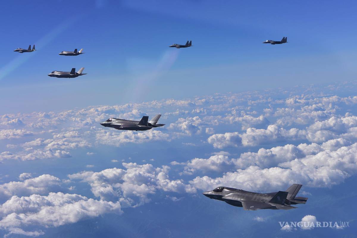Bombarderos estadounidenses vuelan cerca de las costas de Corea del Norte