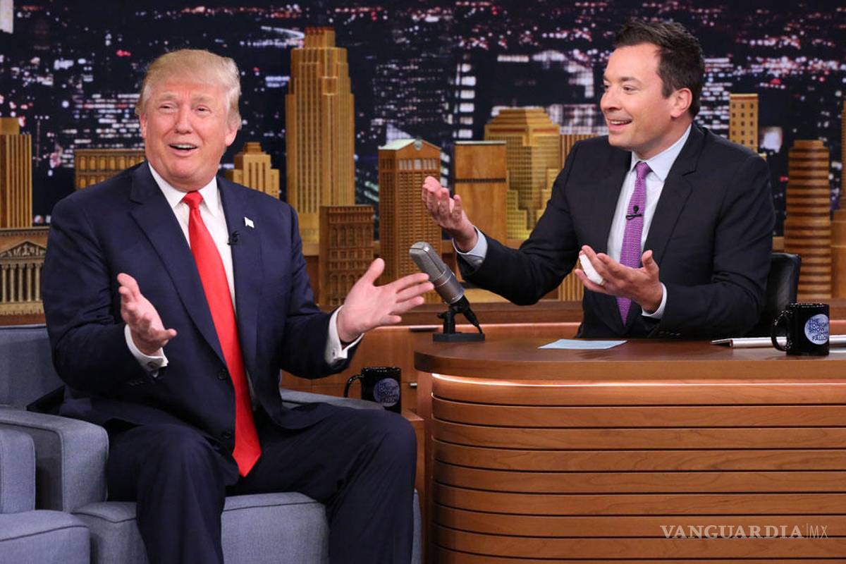 Analistas critican a Jimmy Fallon por trato a Donald Trump