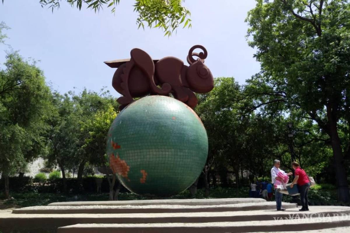 ‘Lo cierran muy temprano’; saltillenses sugieren ampliar horario del parque “El Chapulín”