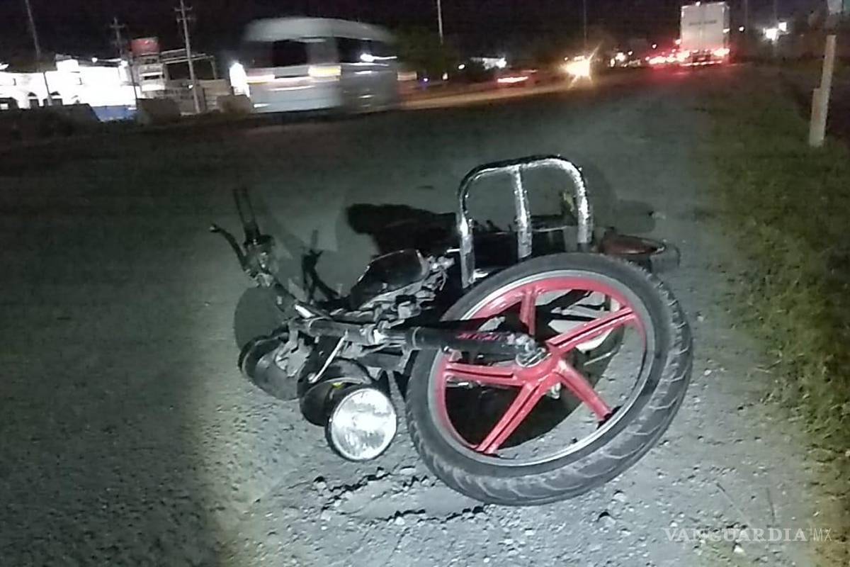 Joven motociclista termina con fractura expuesta tras accidente; presunto responsable se da a la fuga en Ramos Arizpe