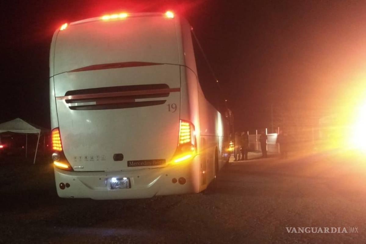 Asaltan a 40 pasajeros en autopista a Torreón; iban de compras a McAllen