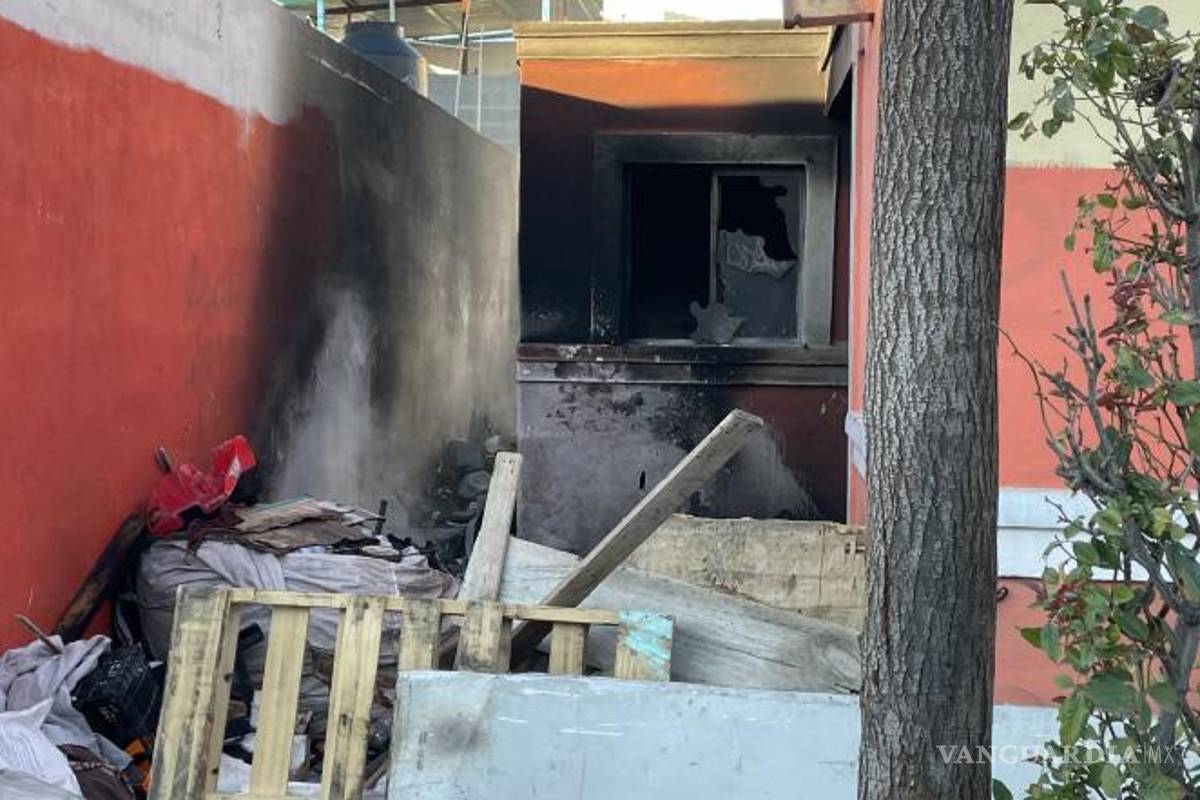 $!La vivienda sin habitantes fijos era frecuentada por personas sin hogar y presuntos pandilleros, según los vecinos.