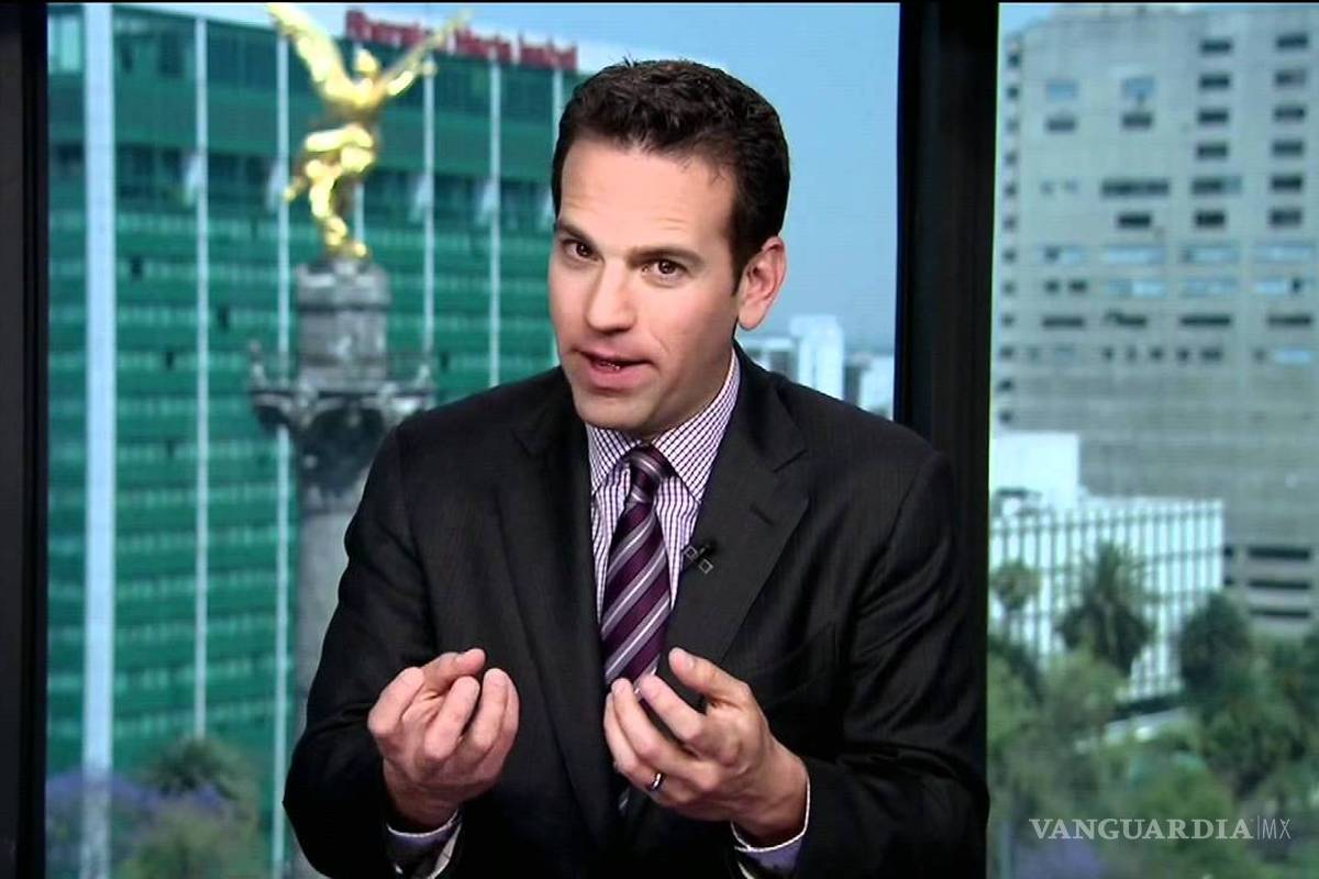 &quot;Menos memes y más periodismo&quot;, la apuesta de Carlos Loret para neutralizar a Trump