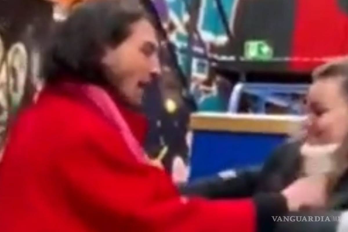 ¿Ezra Miller ataca a fan?... aquí el polémico video del actor de The Flash