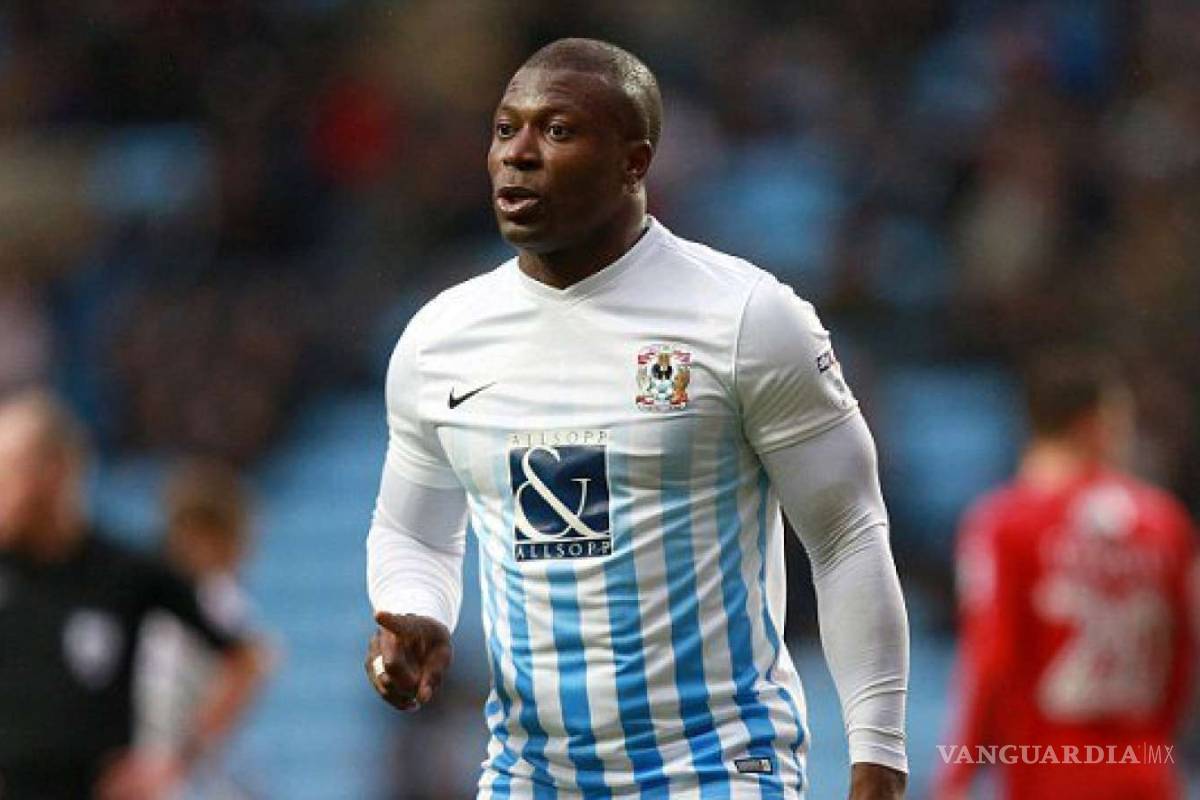 El delantero internacional nigeriano Yakubu Aiyegbeni anuncia su retiro