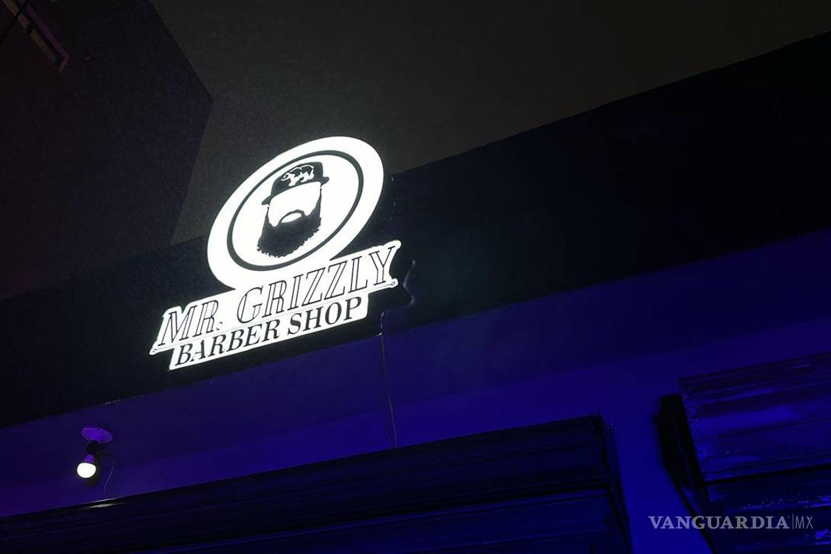 Par de sujetos en moto atracan barbería de la colonia Mirasierra de Saltillo; se llevan una pantalla