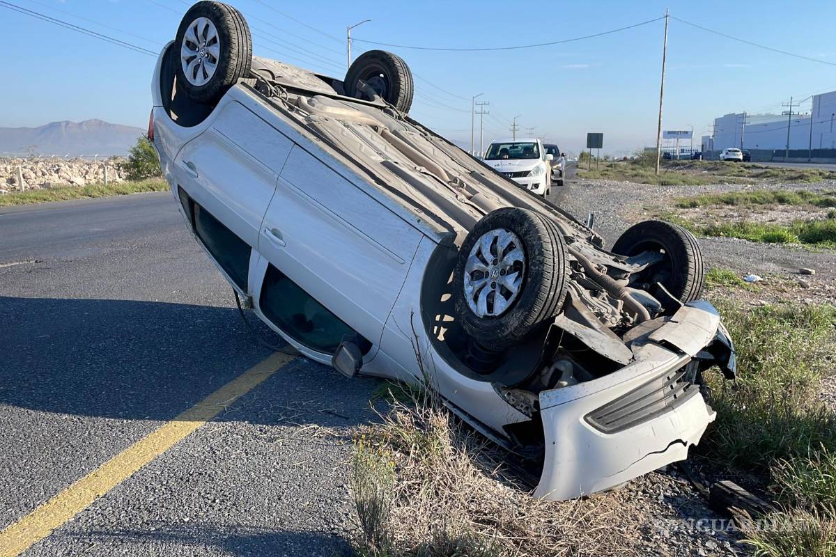 Vuelca y lo chocan en Libramiento OFT; quería esquivar a un perro