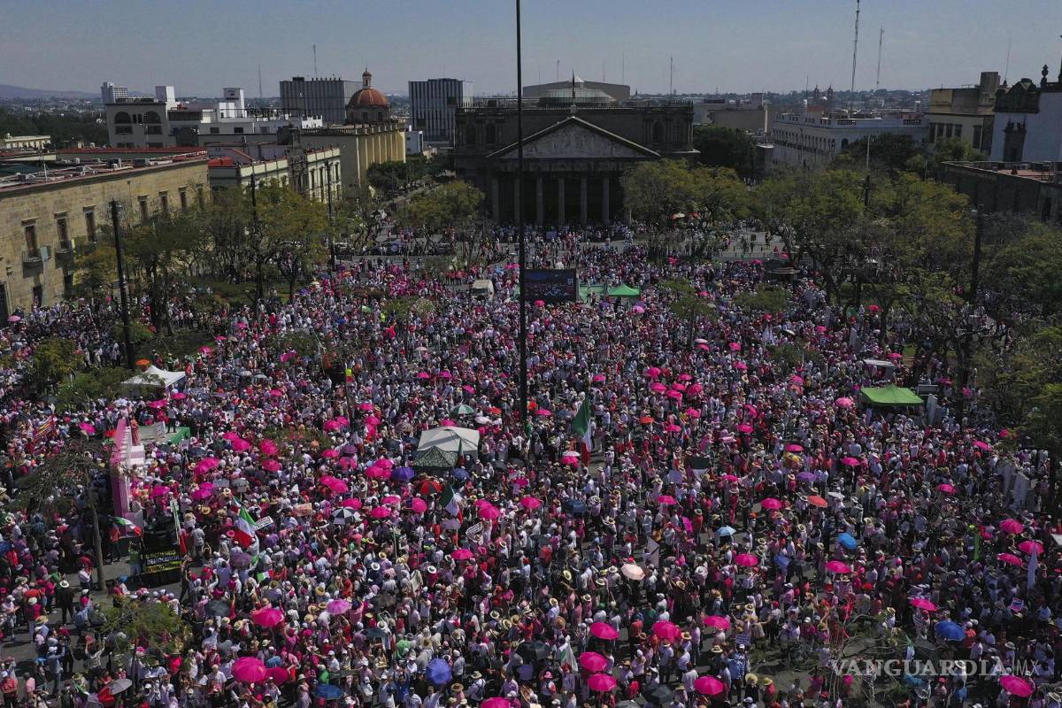 Así toman las calles y plazas miles de mexicanos para defender al INE (Fotos)