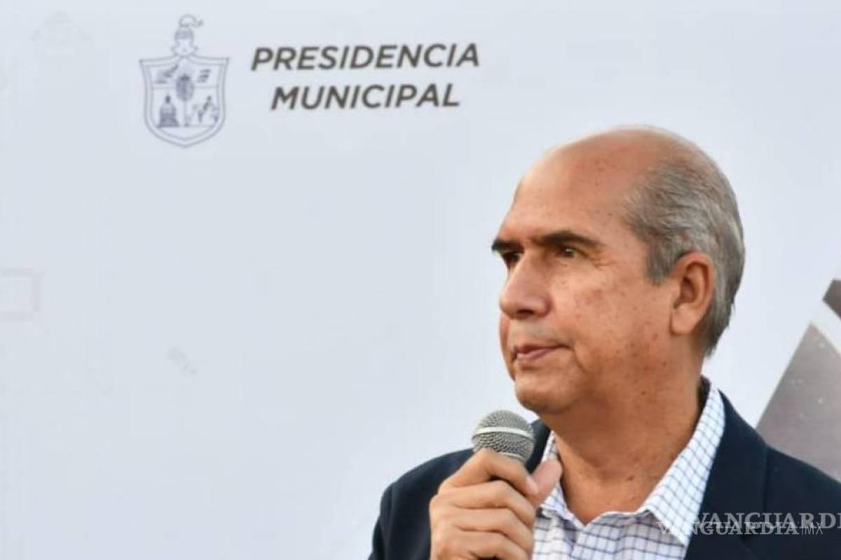 Alcalde de Monclova velará por su hijo tras ser operado en Monterrey