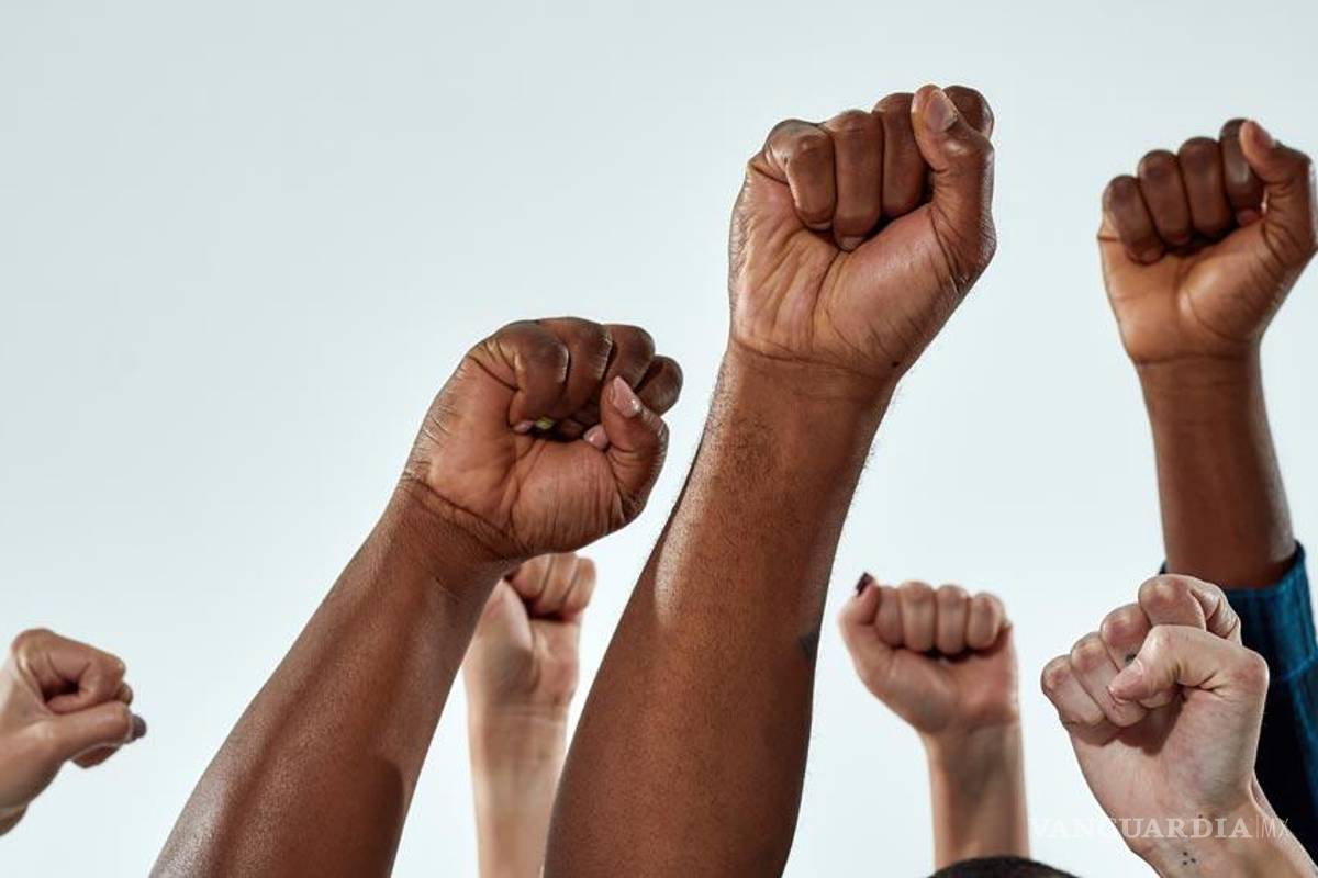 Lidera Coahuila justificación de burlas por tono de piel de personas