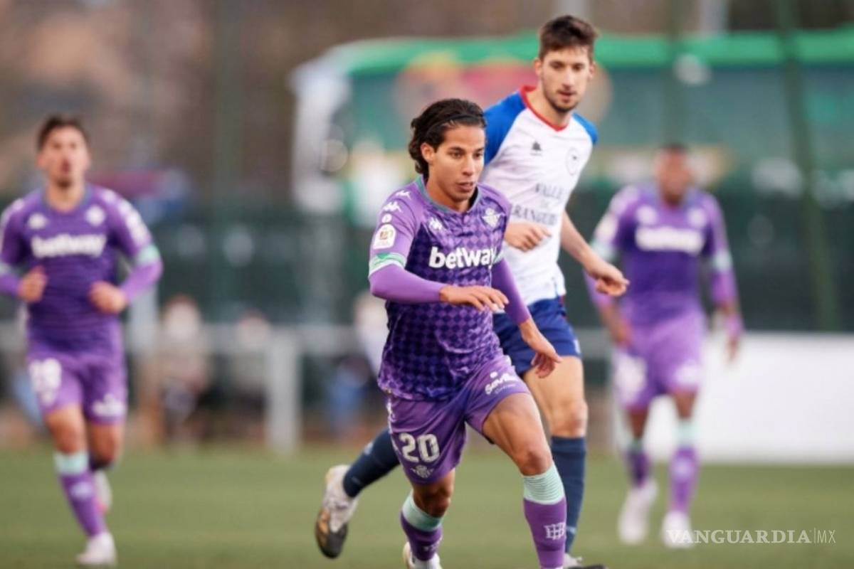 Diego Lainez dio negativo a Covid-19 y podría jugar el fin de semana