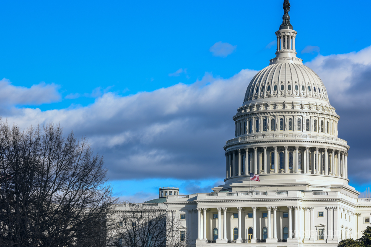 Senado de Estados Unidos se moviliza para reactivar el gobierno federal