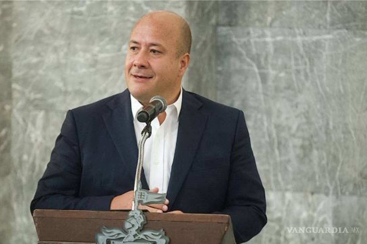 Ciclo escolar terminará a distancia por COVID-19 en Jalisco, anuncia Alfaro