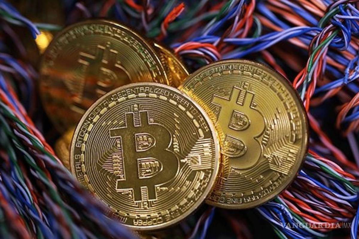 Alcanza Bitcoin punto máximo en 13 meses... impulsado por Facebook