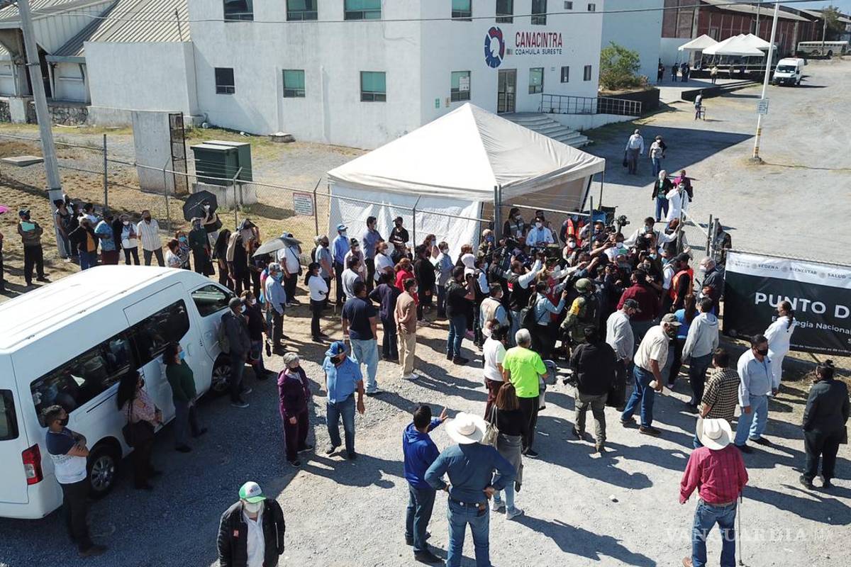 Suspenden vacunación en Canacintra por conflictos con asistentes