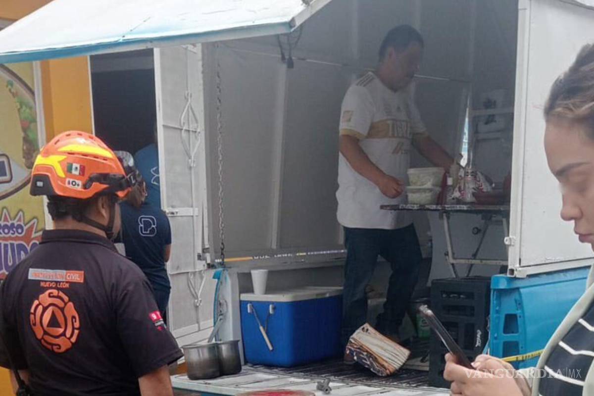 Explosión de tanque de gas en puestos de tacos en Nuevo León deja tres lesionados