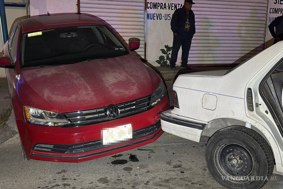 $!El accidente ocurrió en una curva del bulevar Felipe J. Mery durante la madrugada.