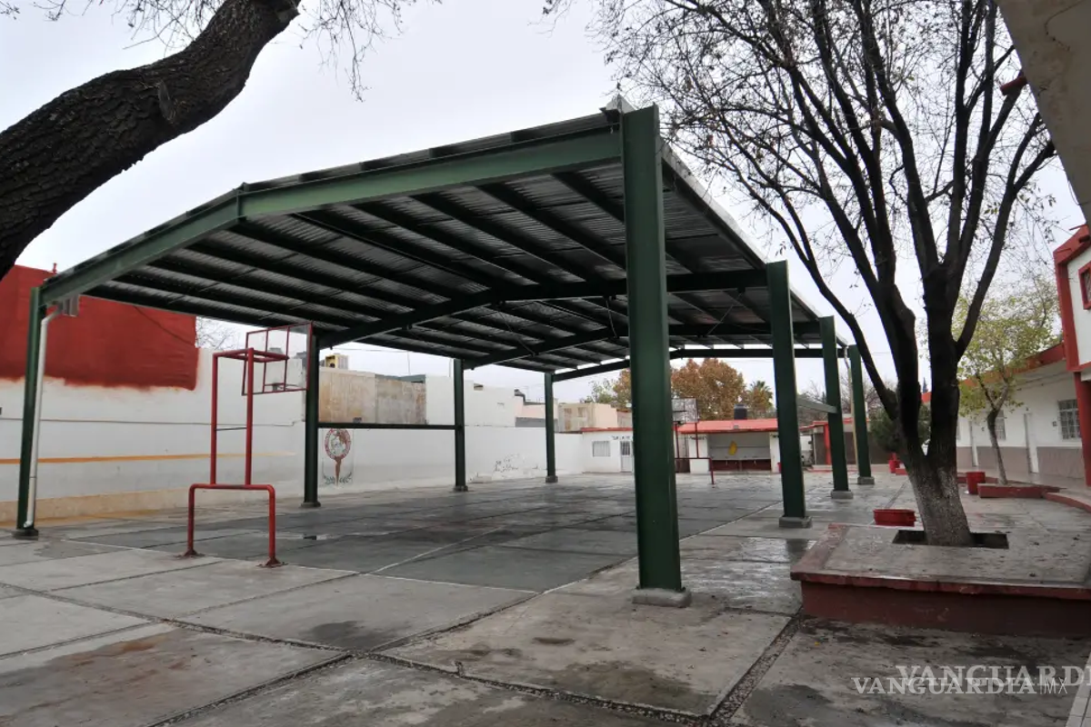 Saltillo: madres piden no remover a docente de primaria tras polémica por video presuntamente sacado de contexto