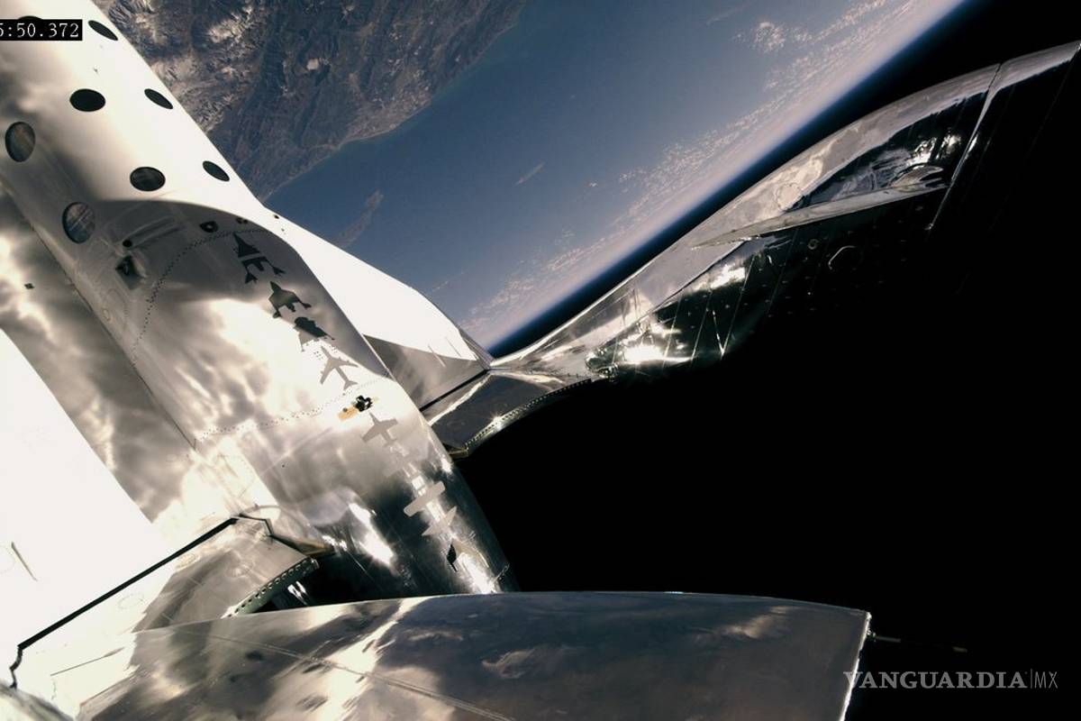 Virgin Galactic envía al espacio a primeros &quot;astronautas comerciales&quot;