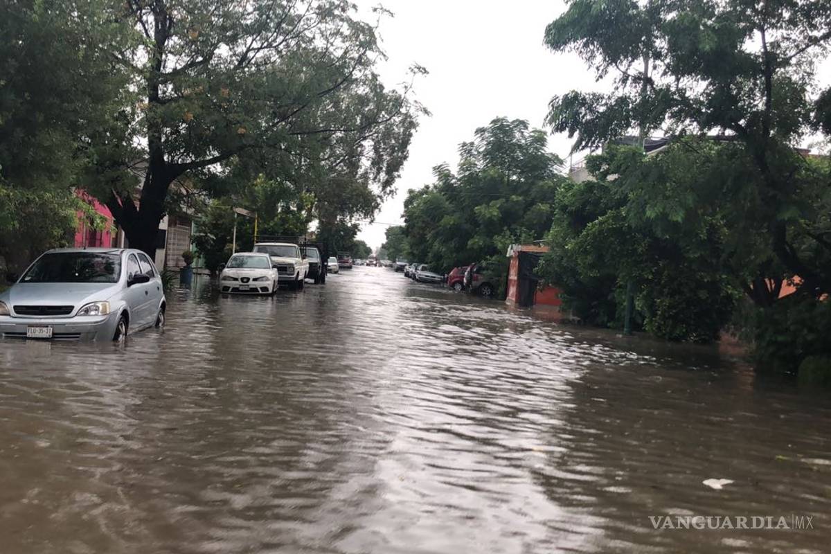 $!Intensas lluvias inundan de nuevo a Torreón, Coahuila
