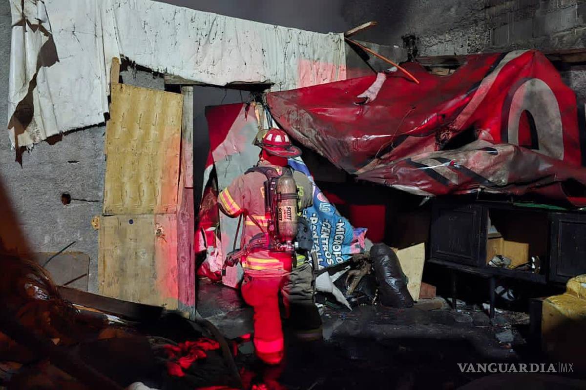 Incendio consume vivienda en la colonia Nogalera de Saltillo