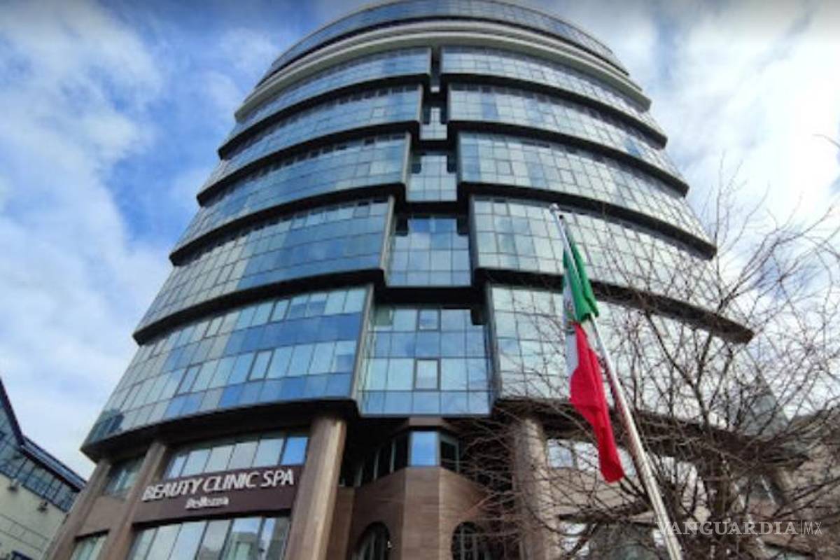 Explota edificio cercano a la embajada de México en Ucrania y restringen acceso