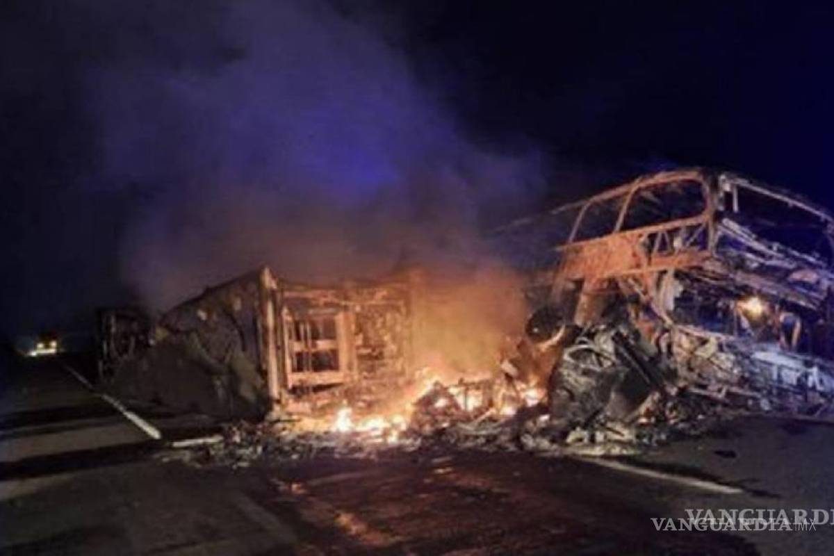 Coahuilenses quedan varados tras bloqueo armado en la autopista Durango-Mazatlán