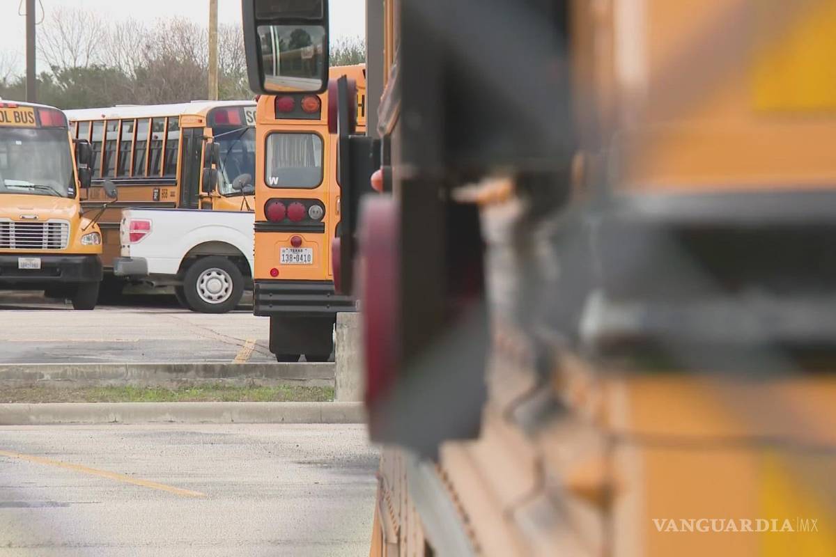 Adolescente de 12 años habría abusado de menor de 6 en autobús escolar, en EU
