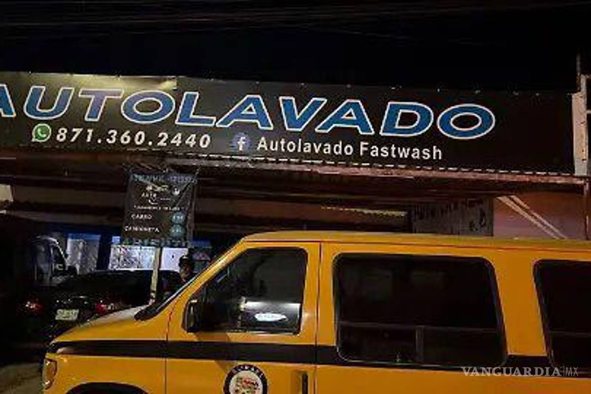 Clausuran autolavado en Torreón tras sorprender a más de 200 menores bebiendo alcohol