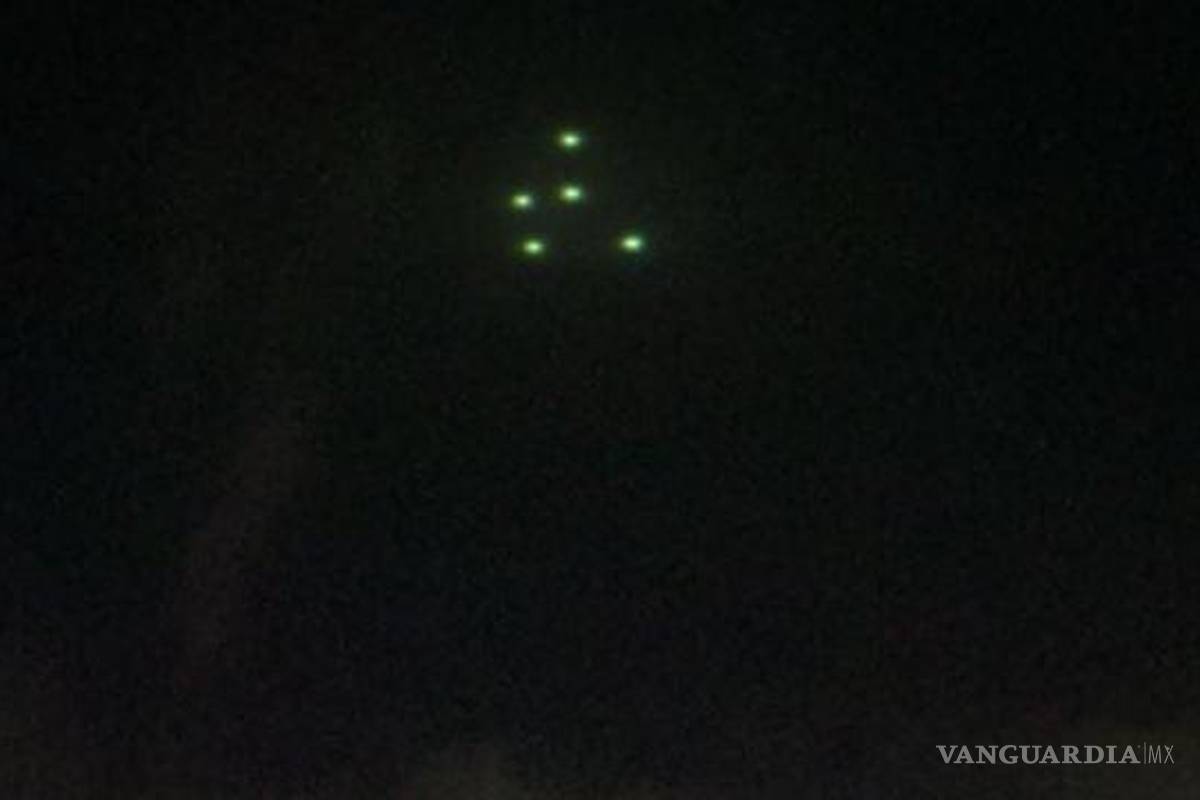 ¿OVNIs en Texas?... luces misteriosas fueron captadas en el cielo (video)