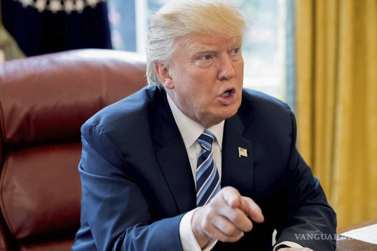 Gobierno de Trump negará ‘green cards’ a migrantes que requieran asistencia pública