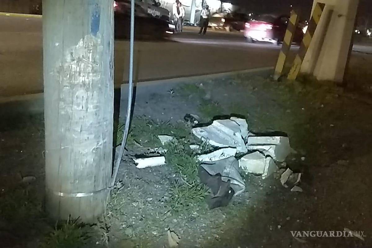 Por ‘pisar de más’ el acelerador, choca con poste en LEA de Saltillo