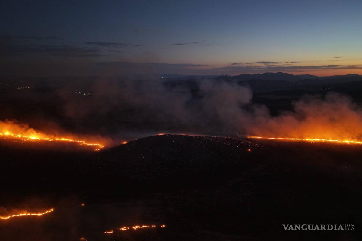 Saltillo suma helicóptero al combate del incendio en rancho Los Ángeles