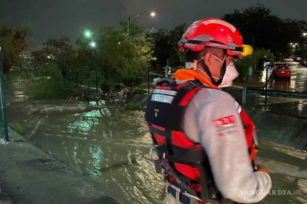 Un muerto y encharcamientos ocasionan las lluvias en Nuevo León