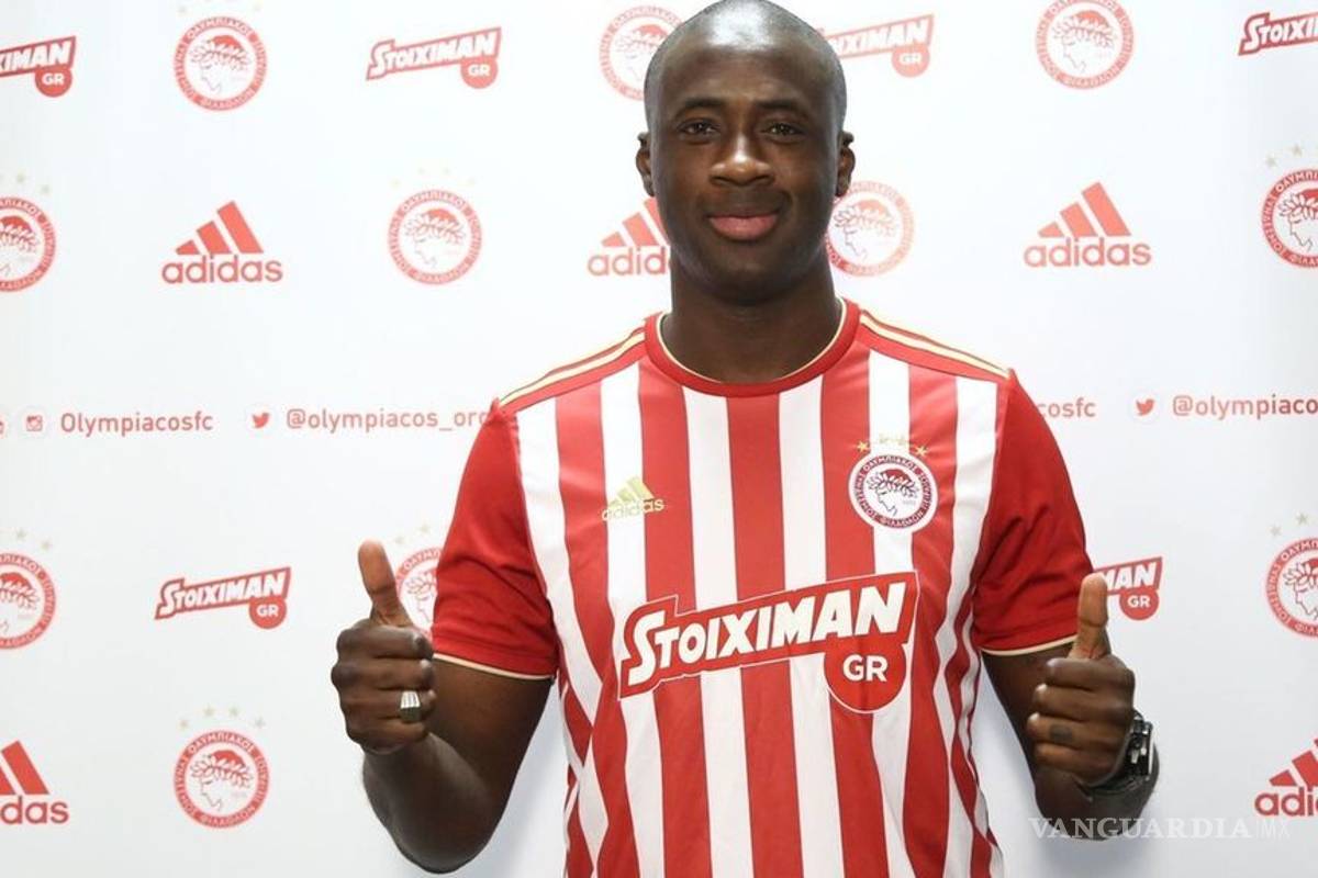 Yaya Touré es recibido por una multitud en su retorno al Olympiacos