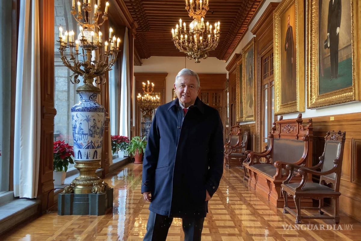 Reaparece AMLO en video tras dar positivo a COVID-19: 'médicos dicen que está pasando la etapa crítica'