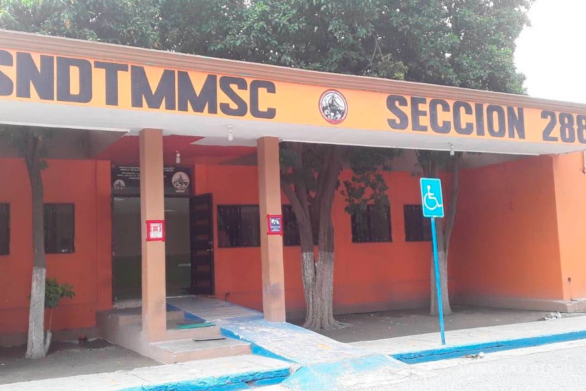 Presentan ante un juez a ex líderes del Sindicato Nacional Democrático por desvío de 7 mdp