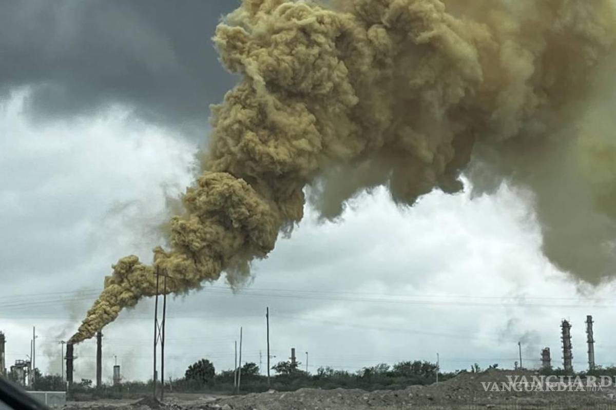 Nuevo León: Conceden suspensión a alcalde de San Pedro contra refinería de Cadereyta