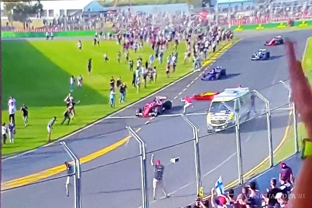 Afición invadió la pista en el GP de Australia