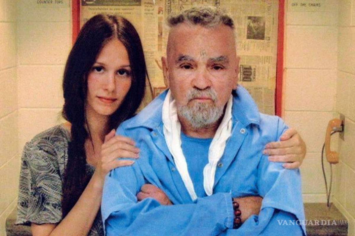 Charles Manson regresa a prisión tras ser hospitalizado