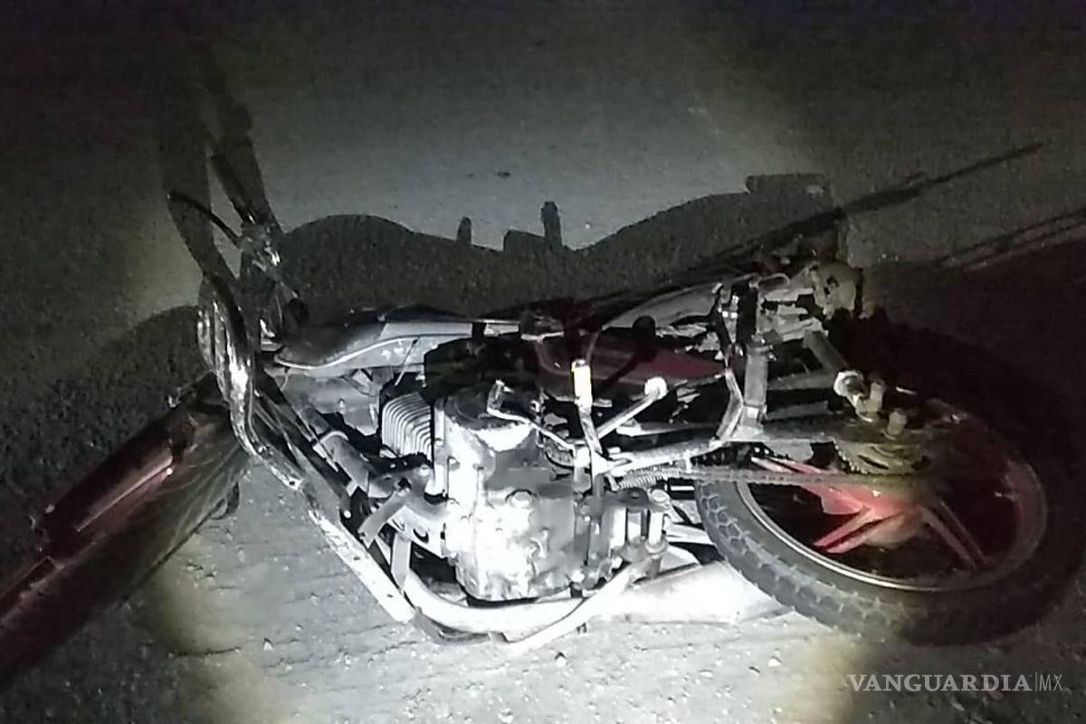 Joven motociclista termina con fractura expuesta tras accidente; presunto responsable se da a la fuga en Ramos Arizpe