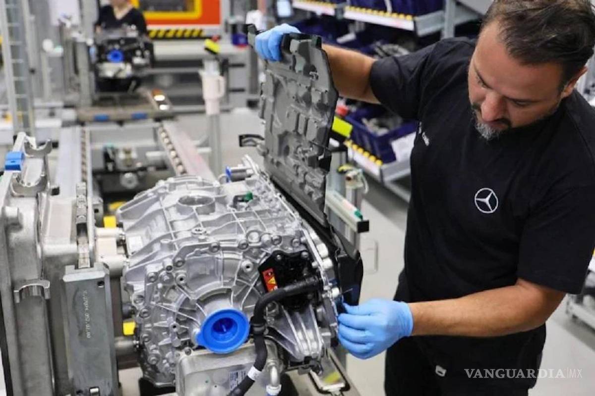 Mercedes-Benz avisa de riesgo de colapso por exceso regulativo