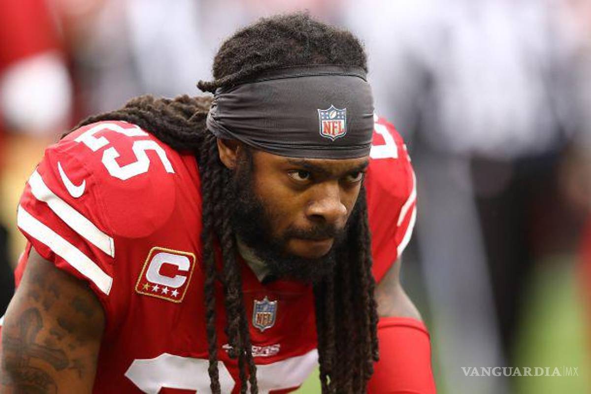 Richard Sherman firma con Buccaneers por un año