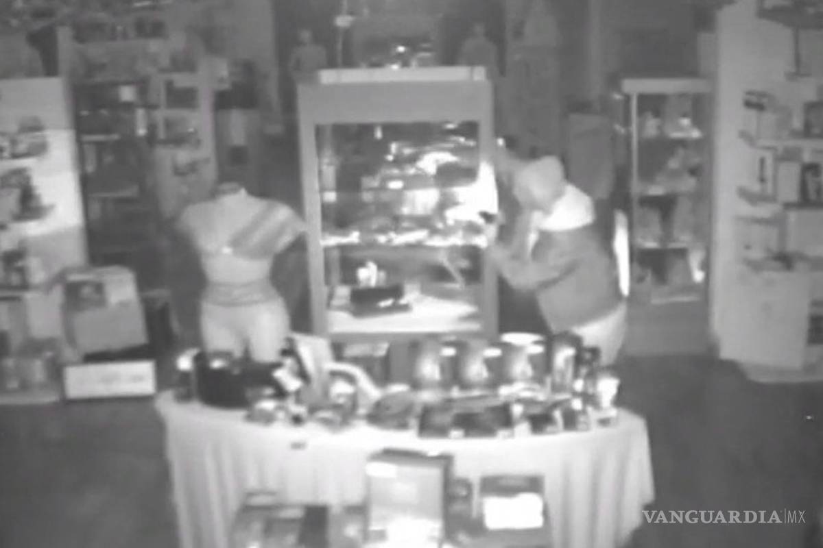 Atracan una sexshop en Barcelona y se llevan juguetes eróticos de oro por valor de 20 mil euros