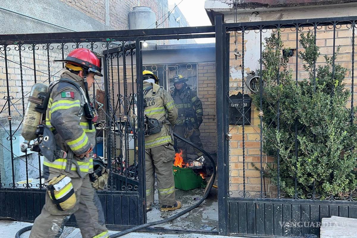 $!El propietario de la vivienda, Armando Rodríguez, había salido antes de que comenzara el incendio, lo que evitó que hubiera víctimas.