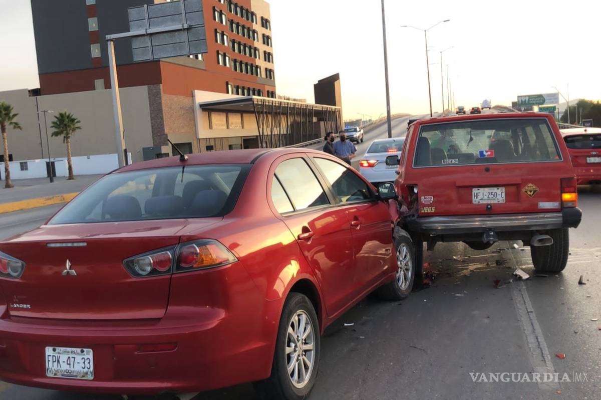 Doble accidente vial provoca caos en el bulevar V. Carranza de Saltillo