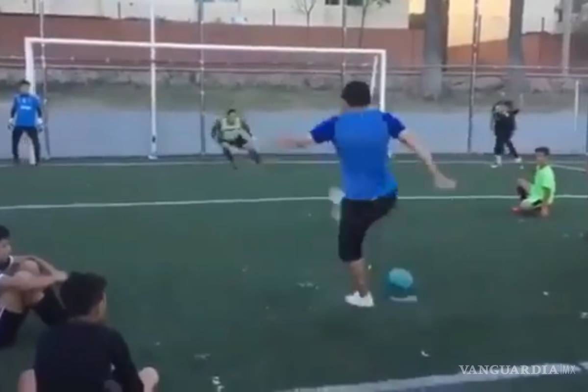 Leo Tapia, el futbolista que cobró el mejor tiro de penal de la historia